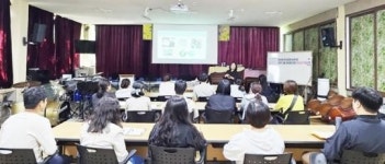 전남 신안군, 위기 예방 교육 및 부모 교육 실시