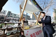 동구, 수문통 벚꽃 FESTA 성료···골목상권 활력 단비