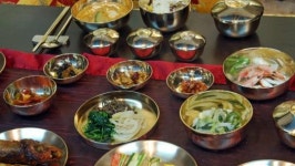 임금님 수라상에 올랐던 음식이었는데…이제는 서민들의 간편식이라는 한국 음식