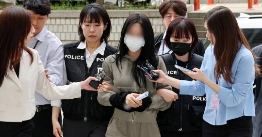 손흥민 협박 피의자 양씨, 트레이닝복 차림 인권 논란…경찰 복장 자율 선택
