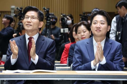 대선 3자 구도 뚜렷, 김문수-이준석 단일화 사실상 불발