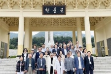 광주시교육청학생독립운동기념회관, 국립대전현충원 참배
