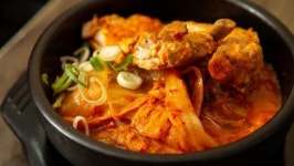 ‘생방송 투데이’ 서울 대표 김치찌개 집은 바로 여기? 오늘의 맛집