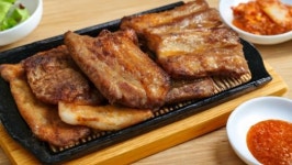 신갈비(맷돌청과) | '생방송 투데이' 숯불향 가득한 석갈비, 오늘의 맛집