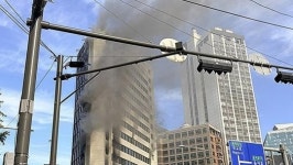 [속보] 서울광장 인근 서울센터빌딩서 화재...소방 당국 진압 중