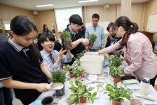 [위키 포토]광주시 북구 운암2동, 업사이클링 화분만들기