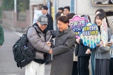강임준 군산시장, 수능 시험장 찾아 수험생 격려