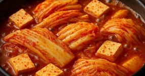 생김치도 ‘이것’ 넣자마자…순식간에 묵은지 김치찌개 됩니다