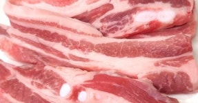 삼겹살 먹고 나서 김치를 구울 때 이것을 섞으면 고기보다 맛있습니다