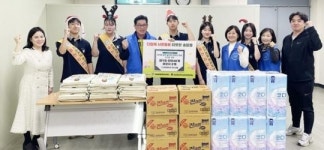 [위키 포토]효천중학교 학생들, 광주시 남구 송암동에 쌀 · 라면 등 기부