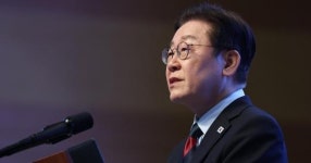 이 대통령 “부동산 잡는 것, 주식시장보다 쉽다…정부에 맞서지 말라”