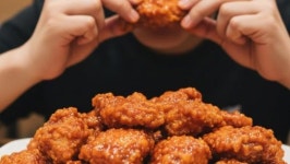 양념인데 바삭하다…출시 3개월만에 무려 100만 개 팔리며 난리난 이 치킨