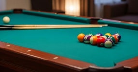 평택 술집서 20대 미군 여성, 당구대 위 춤추다 쾅