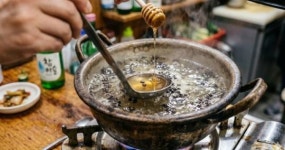 대한다원매표소주 | [대한루마니아인 한국생활] 소주에 이걸 넣으면 감기 막는 데 도움 된다? 한국에서 해본 루마니아 겨울 술 레시피