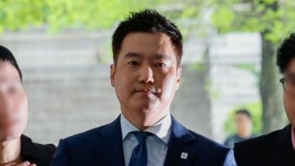 '김수현 명예훼손 혐의' 가세연 김세의, 구속 상태로 송치됐다