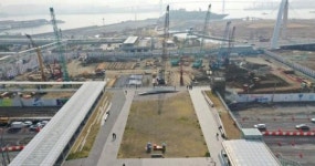 부산항 북항 환승센터 법적 공방 본격화…부산항만공사, 공사중단 가처분 신청