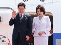 이 대통령, 해외 순방 마치고 귀국하자마자 7시간 30분 동안...