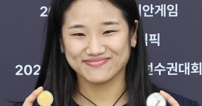 안세영, 일본 선수 꺾고 세계선수권 '우승'...기록마저 완벽했다