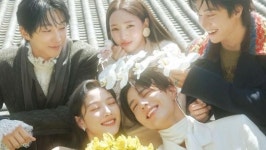 '구르미 그린 달빛' 10주년 스페셜 화보 공개…박보검 “여전히 기억해 주셔서 영광”