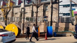 [현장스케치] KT 화재 현장 가보니...출입 통제중인데 기자·정치인 북적북적