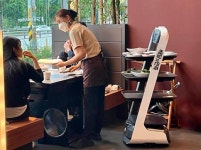 배민, SFG신화푸드에 서빙로봇 100대 공급