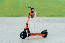뉴런모빌리티코리아주식회사(Neuron Mobility Korea Co.,Ltd.) | 뉴런모빌리티, 앱 제어식 헬멧 관리 킥보드로 캐나다 공략