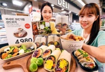 점심값 압박 런치플레이션 가중… 홈플러스 델리코너 매출 49% 상승