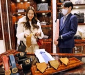 압구정동에 외국인 돌아와…갤러리아百, 전년比 500% 매출↑