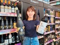 [유통가 투데이] CU 스눕독 캘리 골드 스파클링 와인·GS25 행운 약과도넛 선봬 外