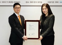 김학범건강장수식품 | [식품가 투데이] 정관장, 시니어 브랜드 장수:율 '근(䈥)·혈(血)' 2종 출시 外