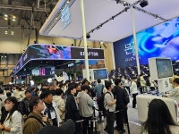 대형작 시연 위해 3시간 줄 선 유저들… 지스타 첫날부터 북적 [지스타 2024]