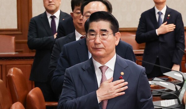 김용현 국방부 장관, 비상계엄 건의 논란 속 사의 표명