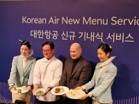 대한항공, 기내식에 파인 다이닝 담는다… 기내용품도 업그레이드