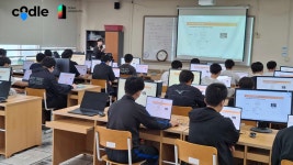 코들, 천안중 420명 대상 AI 집중캠프…학생 72% 또 참여하고파
