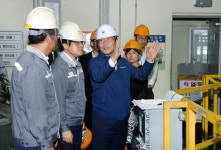 성윤모 산자부 장관, 화학소재 업체 제일화성 방문…“소재부품장비분야 지원 총력”