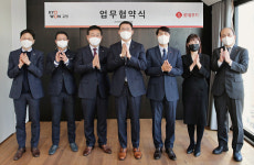 롯데푸드-교원그룹, 전략적 비즈니스 파트너십 MOU 체결