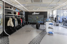 “타이어를 입고 신는다”…한국타이어, MZ세대 겨냥한 마케팅 ‘활발’