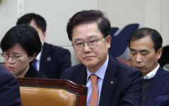 산은 부산 이전 놓고…‘지역 활성화’ vs ‘정치적 목적’ 대립 팽팽