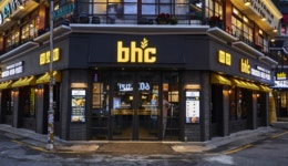 bhc 지주사, 박현종 대표 해임…신임 대표에 차영수 이사