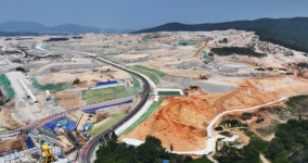 “ ‘최태원 AI칩 비전’ 첫 삽 떴다”…SK하이닉스, 용인 반도체 클러스터 조기 착공