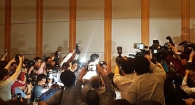 옥시 가습기살균제 관련 기자회견, 항의에 욕설 아수라장
