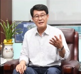 여성폭행 혐의 김광수 의원, 피의자 신분 경찰조사 