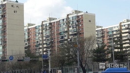 반포현대 나홀로 아파트 1억대 부담금 폭탄…강남 재건축 패닉’