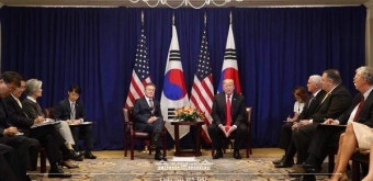 문대통령 “김정은, 조속한 비핵화 원해…北 내부서도 핵포기 공식화”