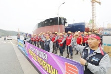 대우조선 매각 고비, 거제서 반발…현장실사 쩔쩔