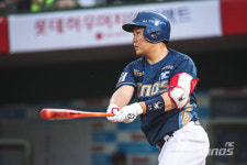 양의지 부상 이탈, 5위 지키기 급급한 NC에 날벼락