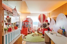 호텔스닷컴, 워커힐호텔에 놀이공원테마 키즈룸 선봬