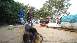 고립낙원 타쿠야, 오키나와 괴짜 신선 만났다…쓰레기 집에서 보낸 5박 6일