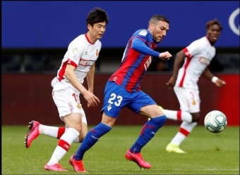 포항, 전북에 3-2 승리하며 18경기 무패 기록 세워, 기성용의 데뷔전 성공적