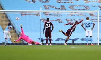 맨시티, 레스터에 2-5 대패…바디 해트트릭 '펄펄' [EPL 3라운드]
